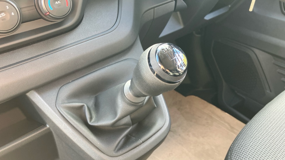Renault Trafic Lwb Diesel LL30 Blue dCi 130 Advance [Safety] Van - Image 17