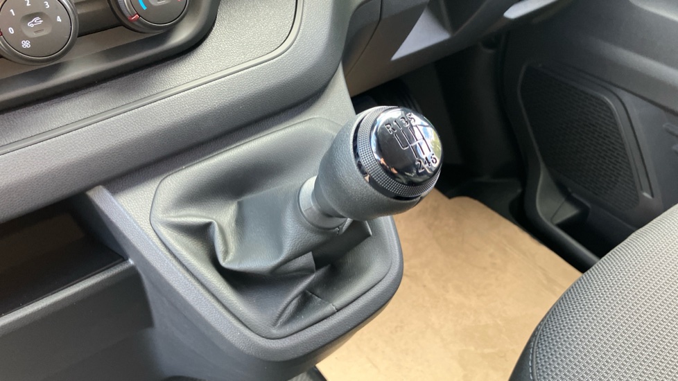 Renault Trafic Lwb Diesel LL30 Blue dCi 130 Advance [Safety] Van - Image 13