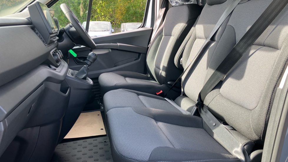 Renault Trafic Lwb Diesel LL30 Blue dCi 130 Advance [Safety] Van - Image 16