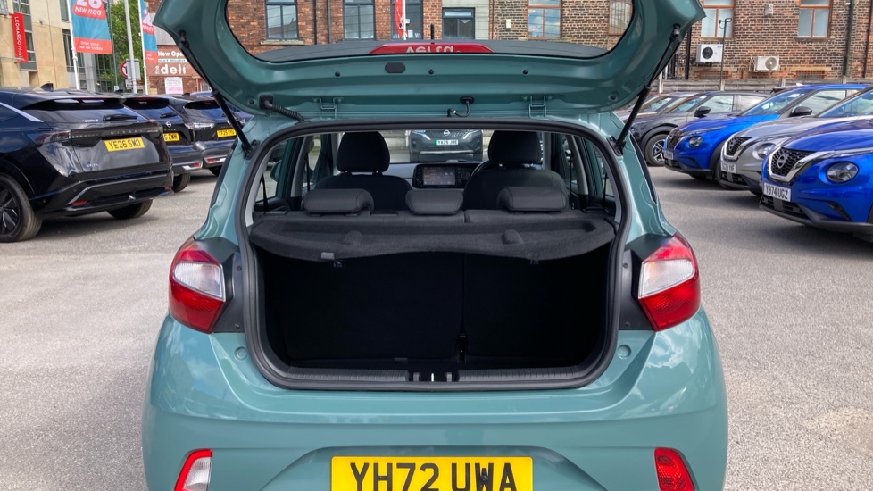 Hyundai i10 1.0 MPi SE Connect 5dr Petrol Hatchback - Image 4