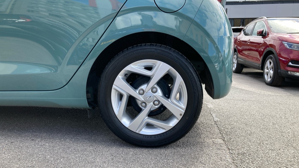 Hyundai i10 1.0 MPi SE Connect 5dr Petrol Hatchback - Image 7