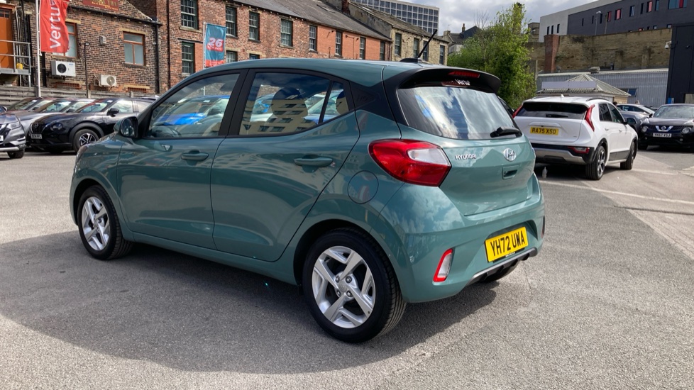 Hyundai i10 1.0 MPi SE Connect 5dr Petrol Hatchback - Image 17