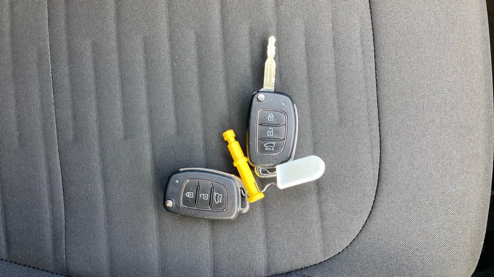 Hyundai i10 1.0 MPi SE Connect 5dr Petrol Hatchback - Image 20