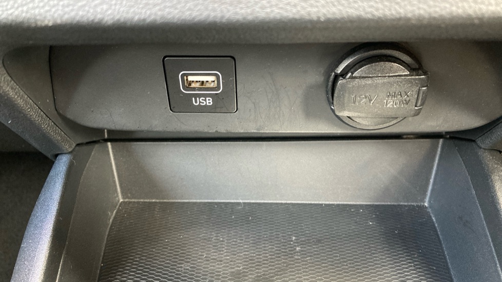 Hyundai i10 1.0 MPi SE Connect 5dr Petrol Hatchback - Image 23