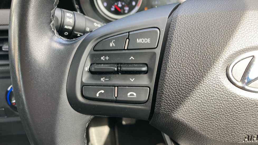 Hyundai i10 1.0 MPi SE Connect 5dr Petrol Hatchback - Image 25