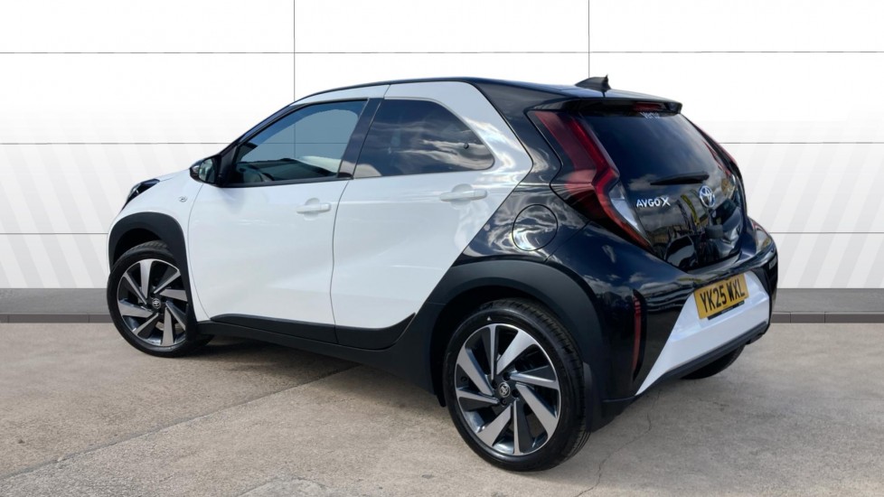 Toyota Aygo X 1.0 VVT-i Edge 5dr Auto Petrol Hatchback - Image 2