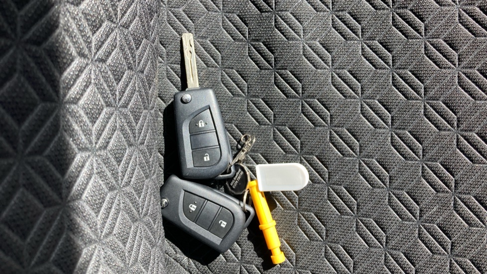 Toyota Aygo X 1.0 VVT-i Edge 5dr Auto Petrol Hatchback - Image 20