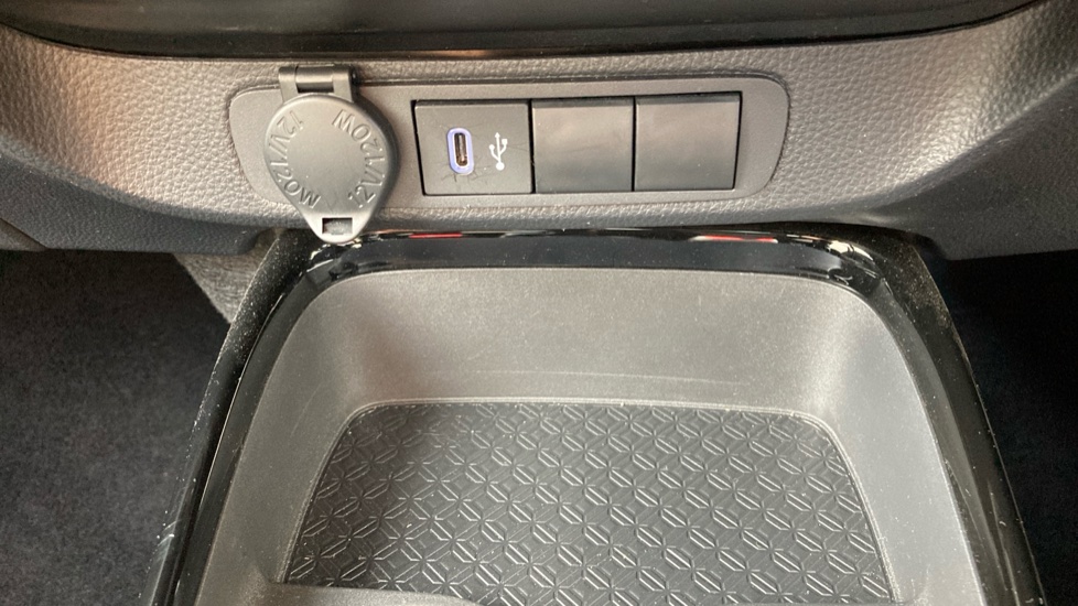 Toyota Aygo X 1.0 VVT-i Edge 5dr Auto Petrol Hatchback - Image 23