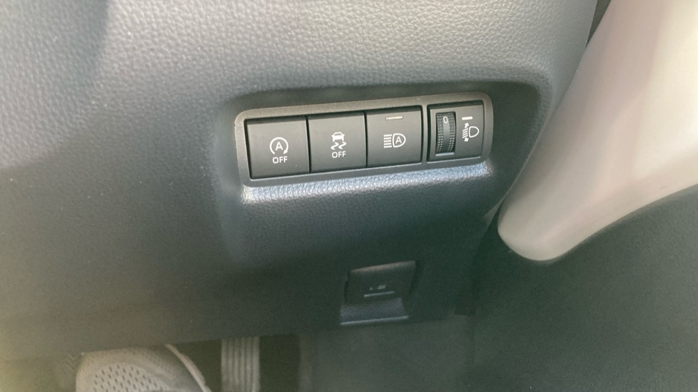 Toyota Aygo X 1.0 VVT-i Edge 5dr Auto Petrol Hatchback - Image 29