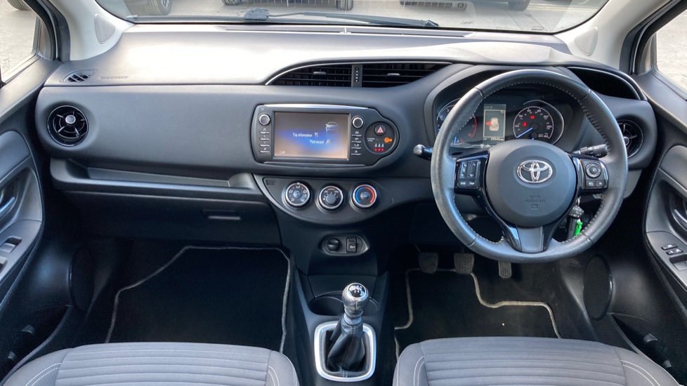 Toyota Yaris 1.5 VVT-i Design 5dr Petrol Hatchback - Image 10