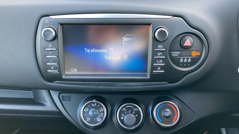 Toyota Yaris 1.5 VVT-i Design 5dr Petrol Hatchback - Image 12