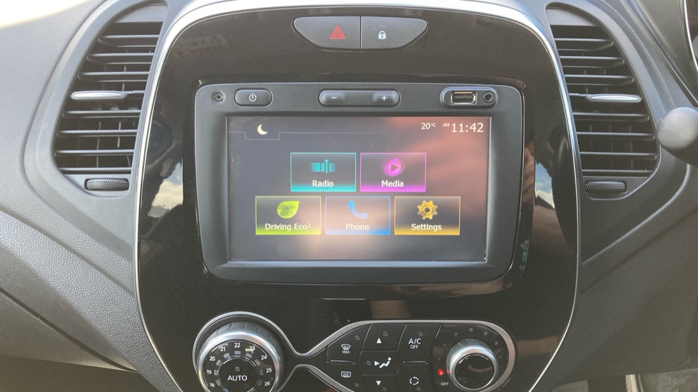 Renault Captur 0.9 TCE 90 Dynamique S Nav 5dr Petrol Hatchback - Image 12