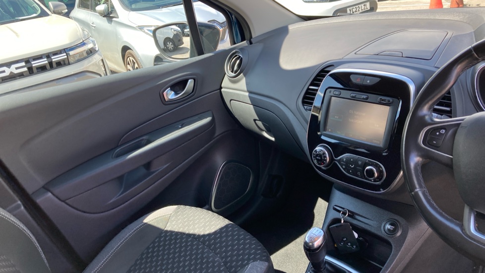 Renault Captur 0.9 TCE 90 Dynamique S Nav 5dr Petrol Hatchback - Image 14
