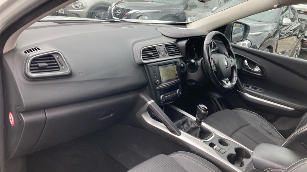 Renault Kadjar 1.6 dCi Signature Nav 5dr Diesel Hatchback - Image 9