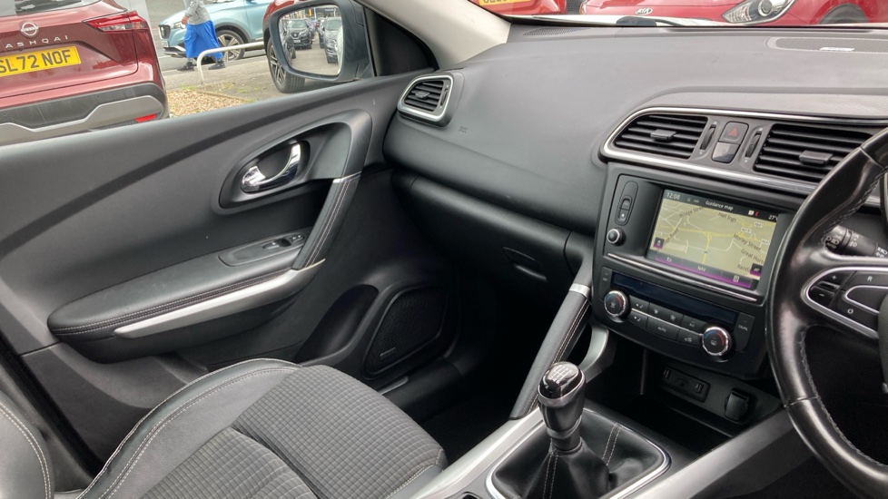 Renault Kadjar 1.6 dCi Signature Nav 5dr Diesel Hatchback - Image 14