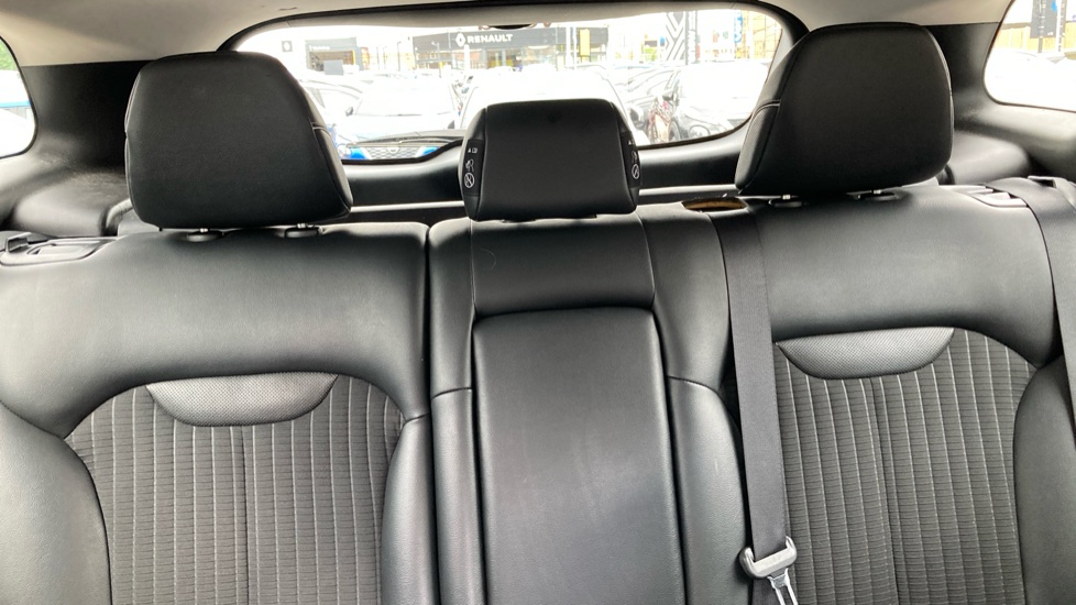 Renault Kadjar 1.6 dCi Signature Nav 5dr Diesel Hatchback - Image 15