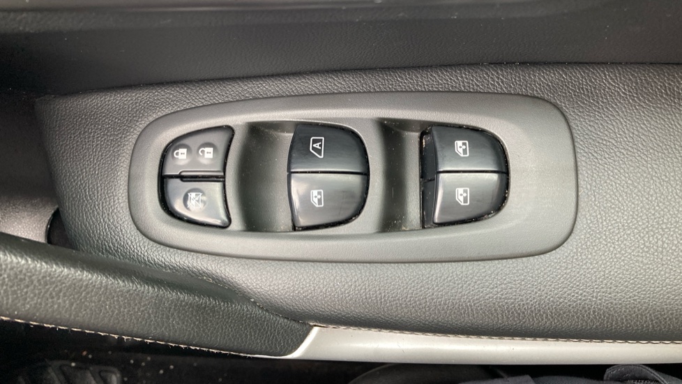 Renault Kadjar 1.6 dCi Signature Nav 5dr Diesel Hatchback - Image 27