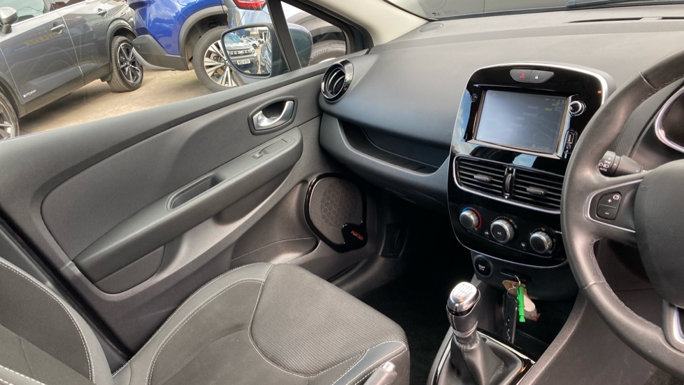 Renault Clio 1.2 TCE Dynamique Nav 5dr Petrol Hatchback - Image 14
