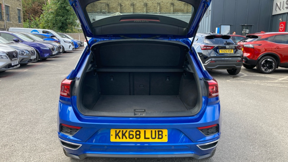 Volkswagen T-Roc 1.6 TDI R-Line 5dr Diesel Hatchback - Image 4