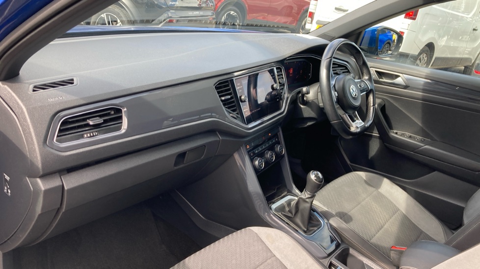 Volkswagen T-Roc 1.6 TDI R-Line 5dr Diesel Hatchback - Image 9