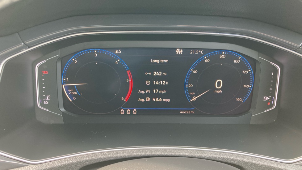 Volkswagen T-Roc 1.6 TDI R-Line 5dr Diesel Hatchback - Image 18