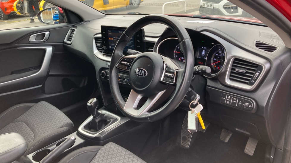 Kia Ceed 1.0T GDi ISG 2 5dr Petrol Hatchback - Image 11