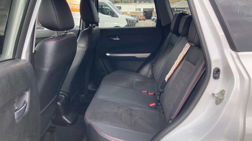 Suzuki Vitara 1.4 Boosterjet S ALLGRIP 5dr Petrol Estate - Image 16
