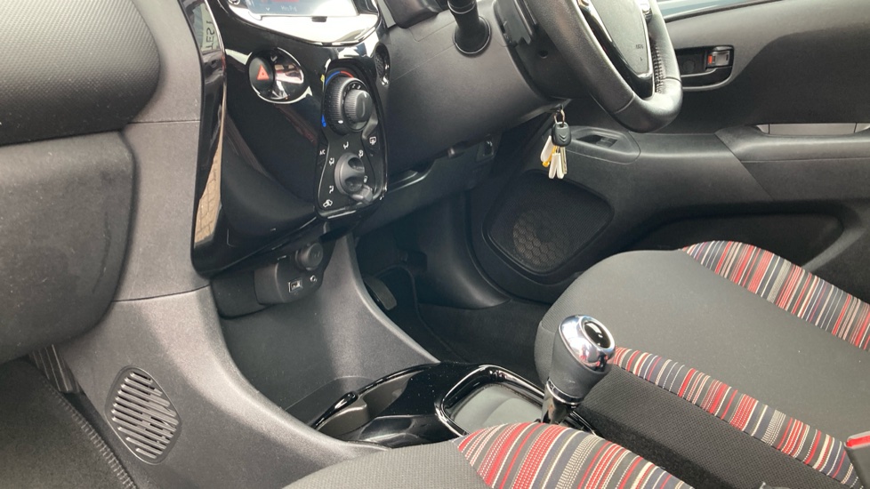 Citroen C1 1.0 VTi 72 Feel 5dr ETG Petrol Hatchback - Image 13