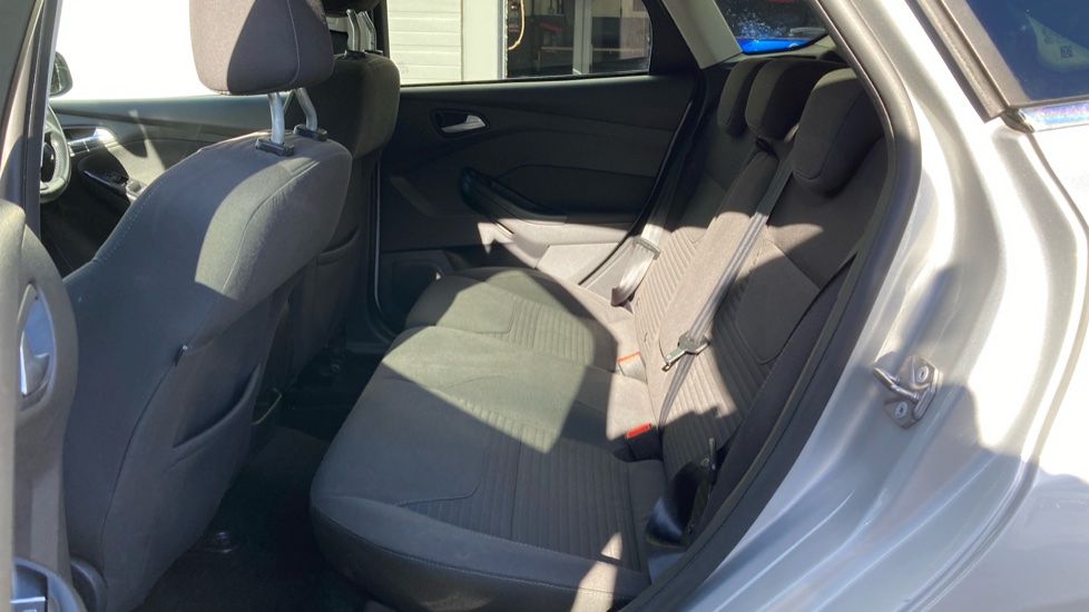 Ford Focus 1.0 EcoBoost 125 Titanium 5dr Petrol Hatchback - Image 16