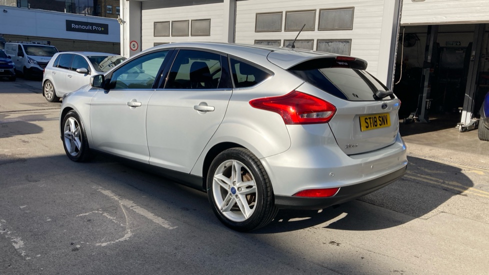 Ford Focus 1.0 EcoBoost 125 Titanium 5dr Petrol Hatchback - Image 17