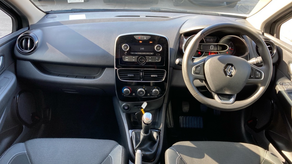 Renault Clio 0.9 TCE 75 Play 5dr Petrol Hatchback - Image 10