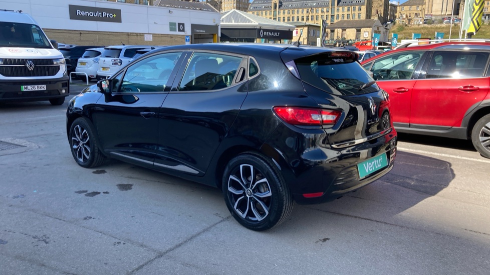 Renault Clio 0.9 TCE 75 Play 5dr Petrol Hatchback - Image 17