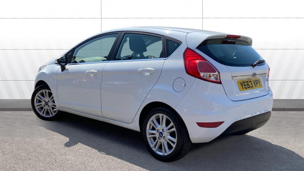 Ford Fiesta 1.25 82 Zetec 5dr Petrol Hatchback - Image 2