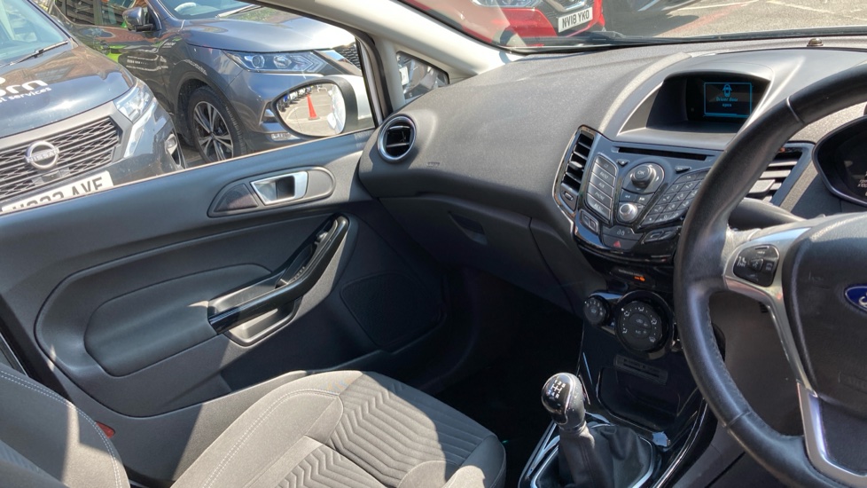 Ford Fiesta 1.25 82 Zetec 5dr Petrol Hatchback - Image 14