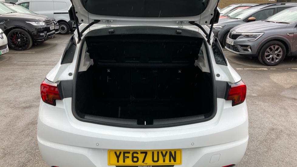 Vauxhall Astra 1.6 CDTi 16V 136 Elite 5dr Auto Diesel Hatchback - Image 4