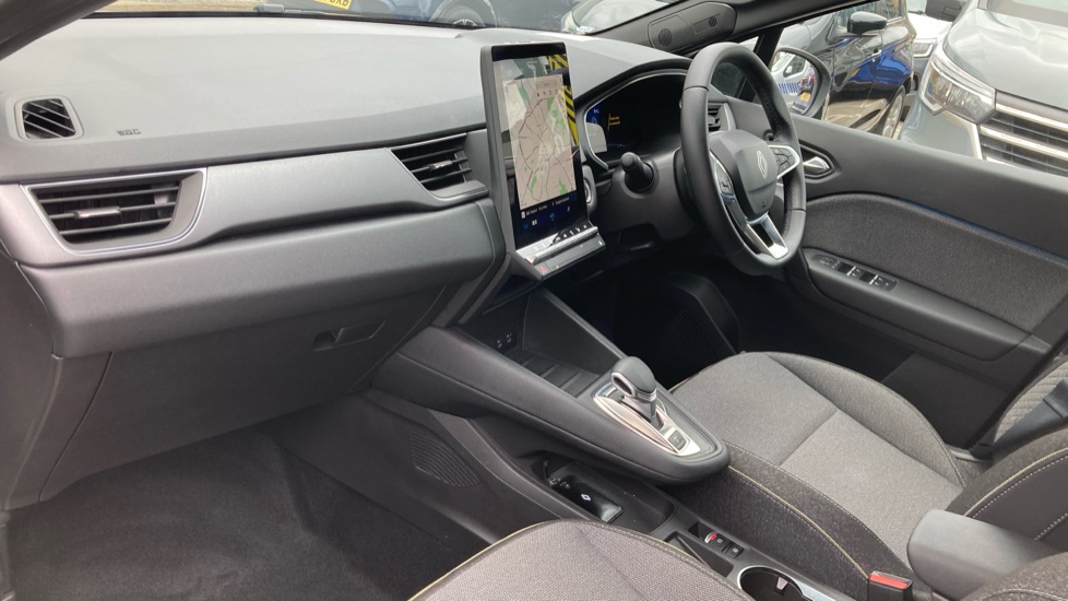 Renault Symbioz 1.6 E-Tech FHEV 145 Techno 5dr Auto Hybrid Estate - Image 9