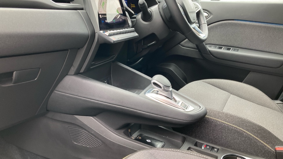 Renault Symbioz 1.6 E-Tech FHEV 145 Techno 5dr Auto Hybrid Estate - Image 13