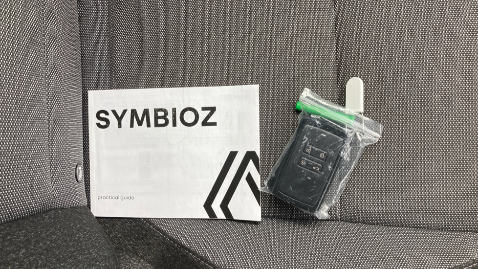 Renault Symbioz 1.6 E-Tech FHEV 145 Techno 5dr Auto Hybrid Estate - Image 19