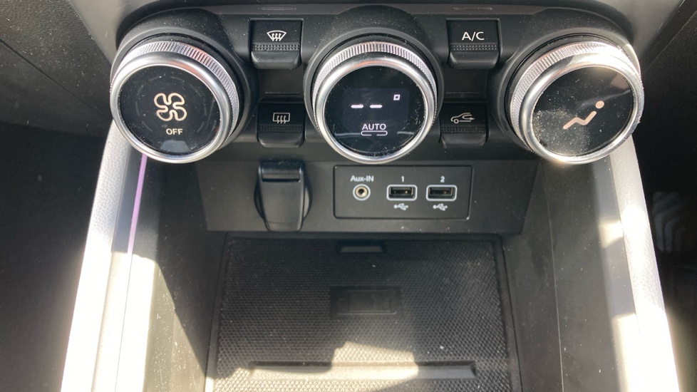 Renault Clio 1.0 TCe 90 S Edition 5dr Petrol Hatchback - Image 22