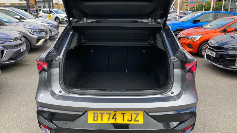 Renault Rafale E-Tech FHEV Techno Esprit Alpine 5dr Auto 4C Hybrid Estate - Image 4