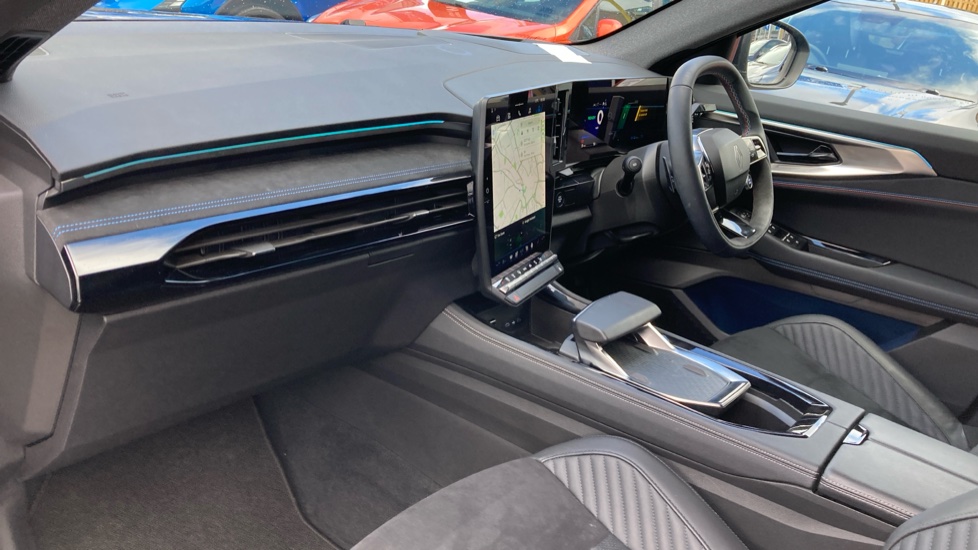 Renault Rafale E-Tech FHEV Techno Esprit Alpine 5dr Auto 4C Hybrid Estate - Image 9