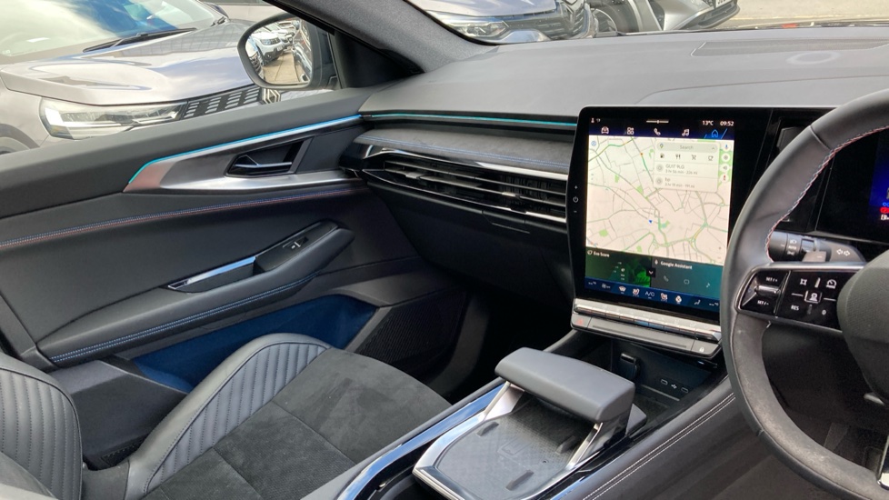 Renault Rafale E-Tech FHEV Techno Esprit Alpine 5dr Auto 4C Hybrid Estate - Image 14
