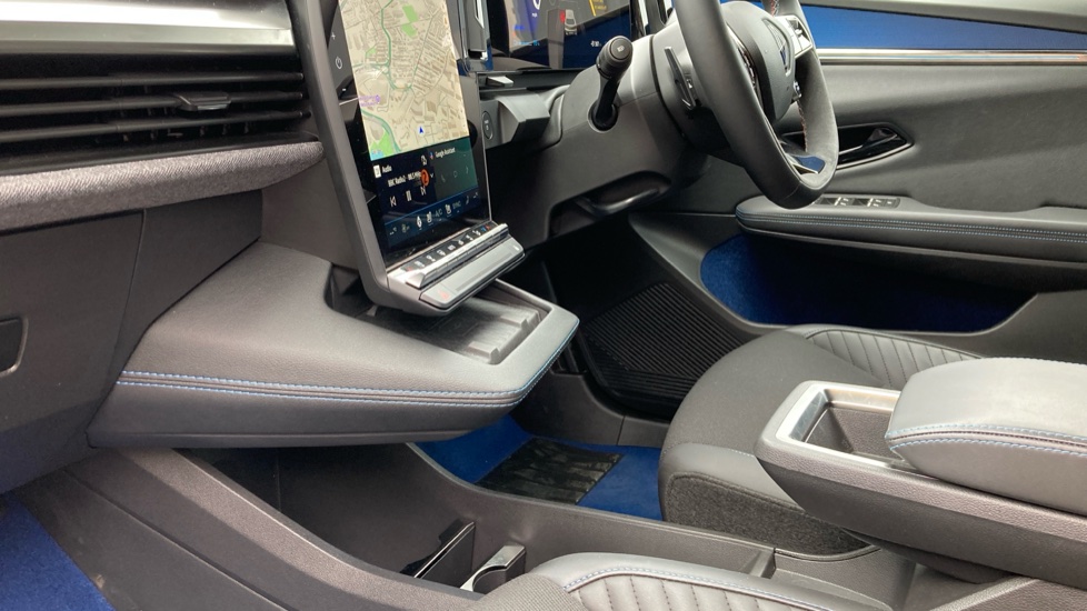 Renault Scenic E-Tech 160kW Esprit Alpine 87kWh Long Range 5dr Auto Electric Estate - Image 13