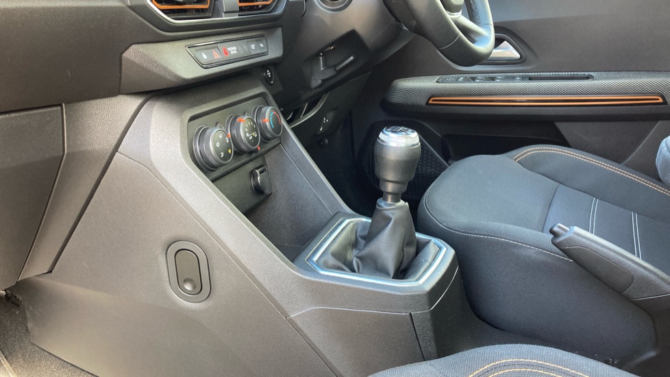 Dacia Sandero Stepway 1.0 TCe Comfort 5dr Petrol Hatchback - Image 13