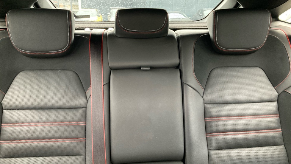 Renault Arkana 1.6 E-TECH Hybrid 145 R.S. Line 5dr Auto Hybrid Estate - Image 15