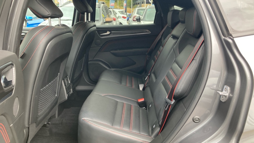 Renault Arkana 1.6 E-TECH Hybrid 145 R.S. Line 5dr Auto Hybrid Estate - Image 16