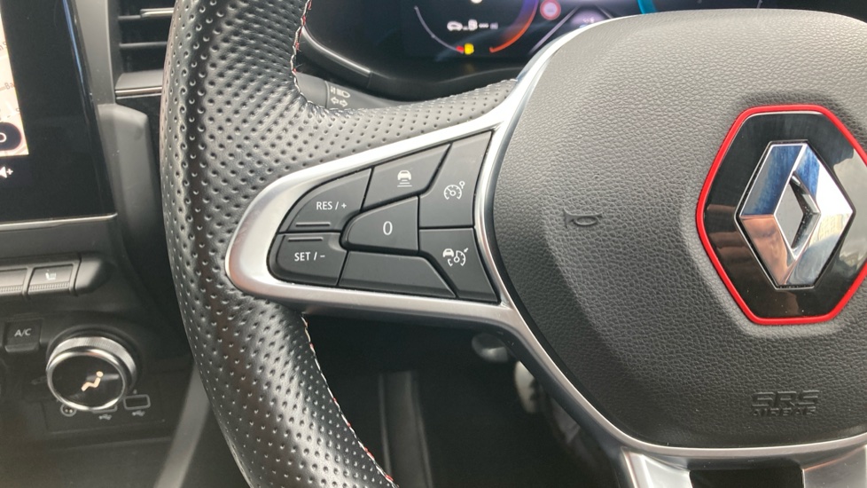 Renault Arkana 1.6 E-TECH Hybrid 145 R.S. Line 5dr Auto Hybrid Estate - Image 26
