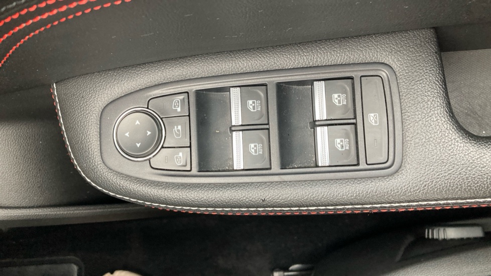 Renault Arkana 1.6 E-TECH Hybrid 145 R.S. Line 5dr Auto Hybrid Estate - Image 28