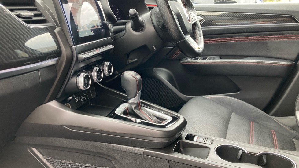 Renault Arkana 1.6 E-TECH Hybrid 145 R.S. Line 5dr Auto Hybrid Estate - Image 13