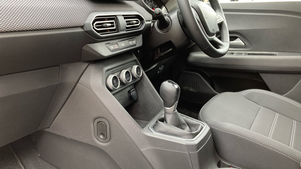Dacia Sandero 1.0 Tce Journey 5dr CVT Petrol Hatchback - Image 13